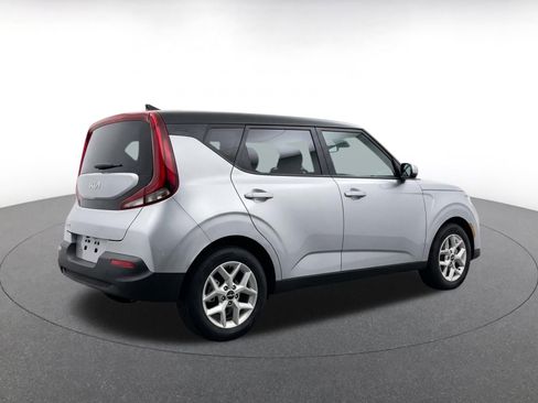 Used 2025 Kia Soul LX w/ LX Technology Package FWD image 11