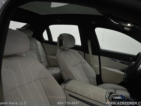 Used 2023 BMW 760i xDrive w/ Executive Package AWD/4WD image 15