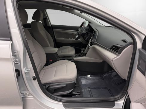 Used 2019 Hyundai Elantra SEL image 15