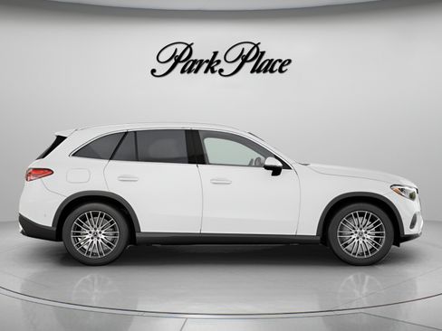 Used 2026 Mercedes-Benz GLC 300 image 28