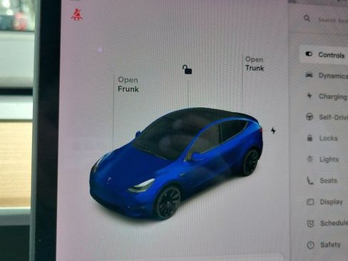 Used 2021 Tesla Model Y Long Range AWD/4WD image 28