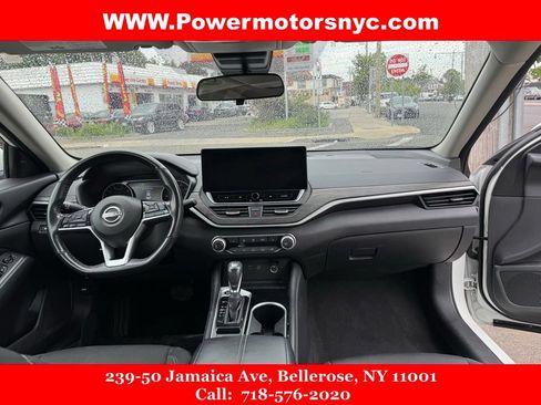 Used 2024 Nissan Altima 2.5 SV w/ SV Premium Package FWD image 16