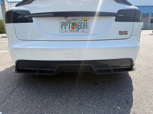 Used 2021 Tesla Model S Plaid image 6
