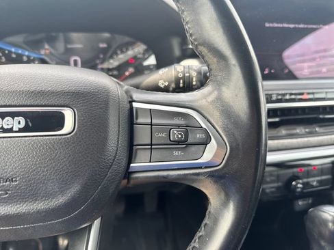 Used 2022 Jeep Compass Latitude AWD/4WD image 16