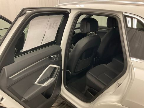 Used 2025 Audi Q3 2.0T Premium image 29