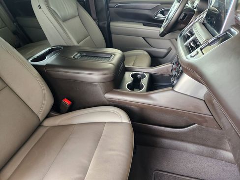 Used 2024 Chevrolet Tahoe LT RWD image 13