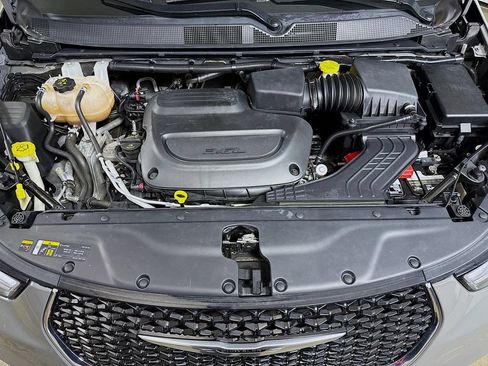 Used 2022 Chrysler Pacifica Touring-L FWD image 30