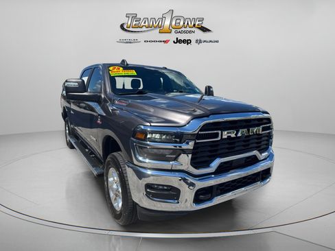 Used 2025 RAM 2500 Big Horn AWD/4WD image 1