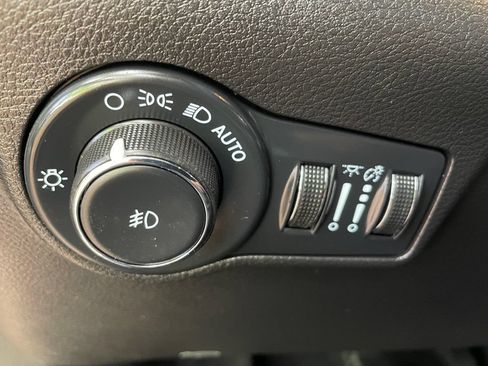Used 2023 Jeep Compass Limited AWD/4WD image 37