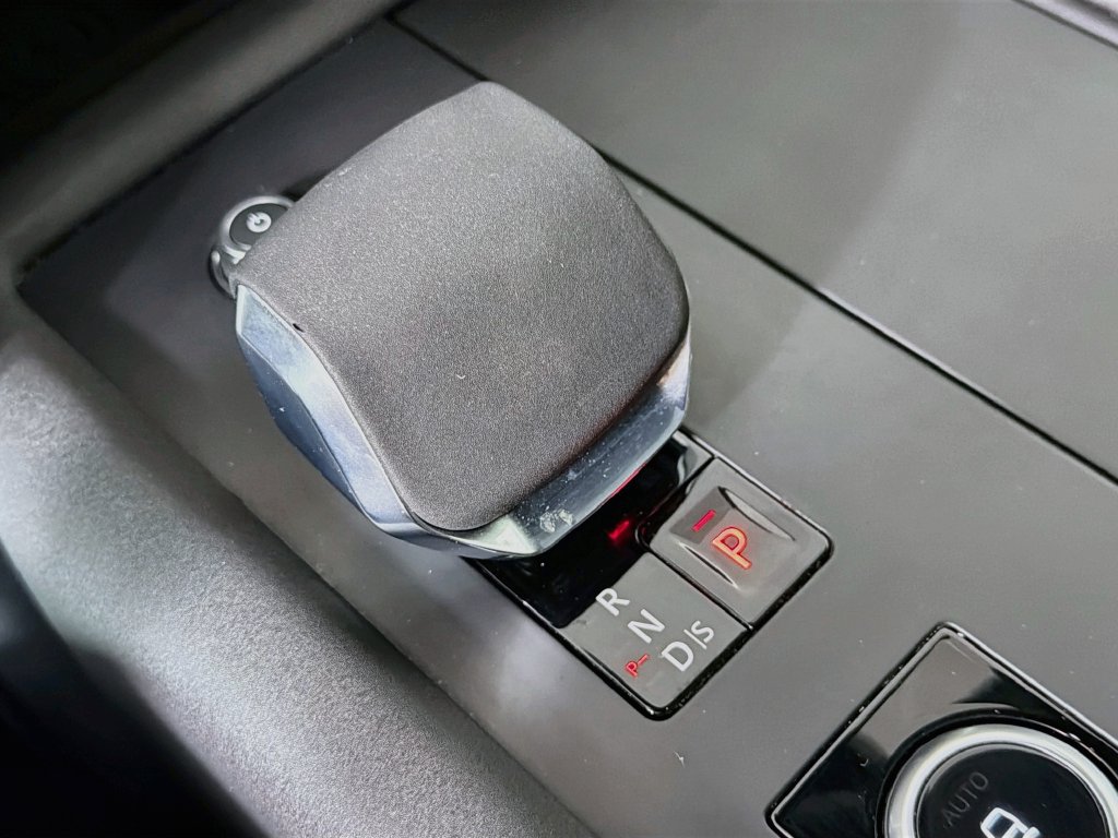 Certified 2023 Land Rover Discovery S R-Dynamic AWD/4WD image 17