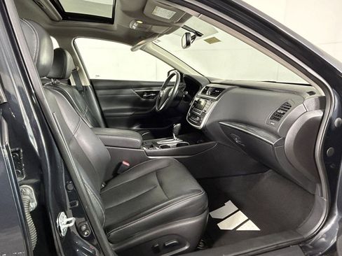 Used 2016 Nissan Altima 2.5 SL w/ Moonroof Package image 24