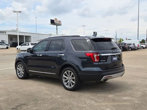 Used 2017 Ford Explorer Limited w/ Equipment Group 301A FWD image 8