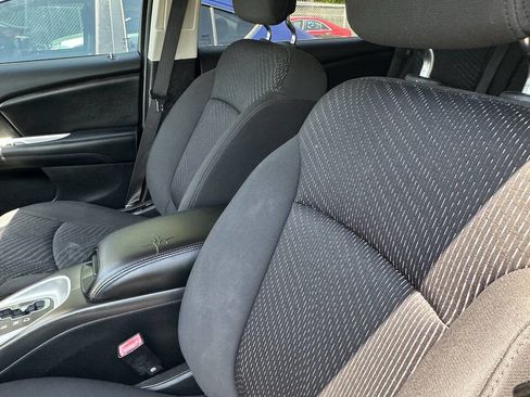 Used 2017 Dodge Journey SE w/ Flexible Seating Group image 7