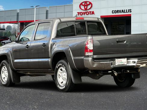 Used 2014 Toyota Tacoma PreRunner w/ SR5 Package image 6