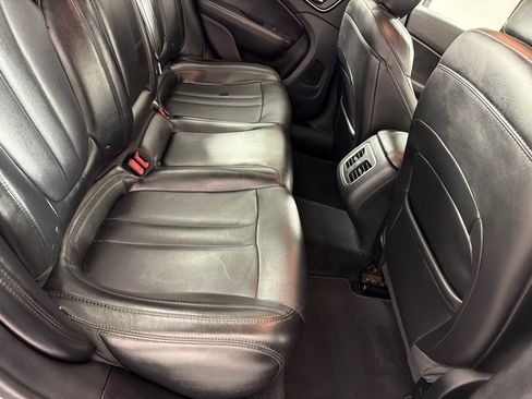 Used 2016 Chrysler 200 Limited FWD image 19