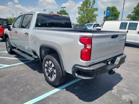 Used 2021 Chevrolet Silverado 2500 Custom w/ Custom Value Package AWD/4WD image 7