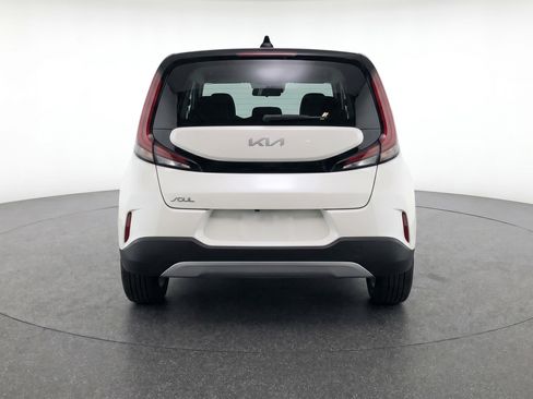 Used 2025 Kia Soul LX w/ LX Technology Package FWD image 7