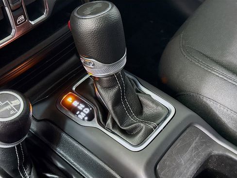 Used 2022 Jeep Wrangler Unlimited Sahara AWD/4WD image 20