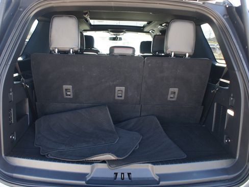 Used 2024 Ford Expedition Limited image 19