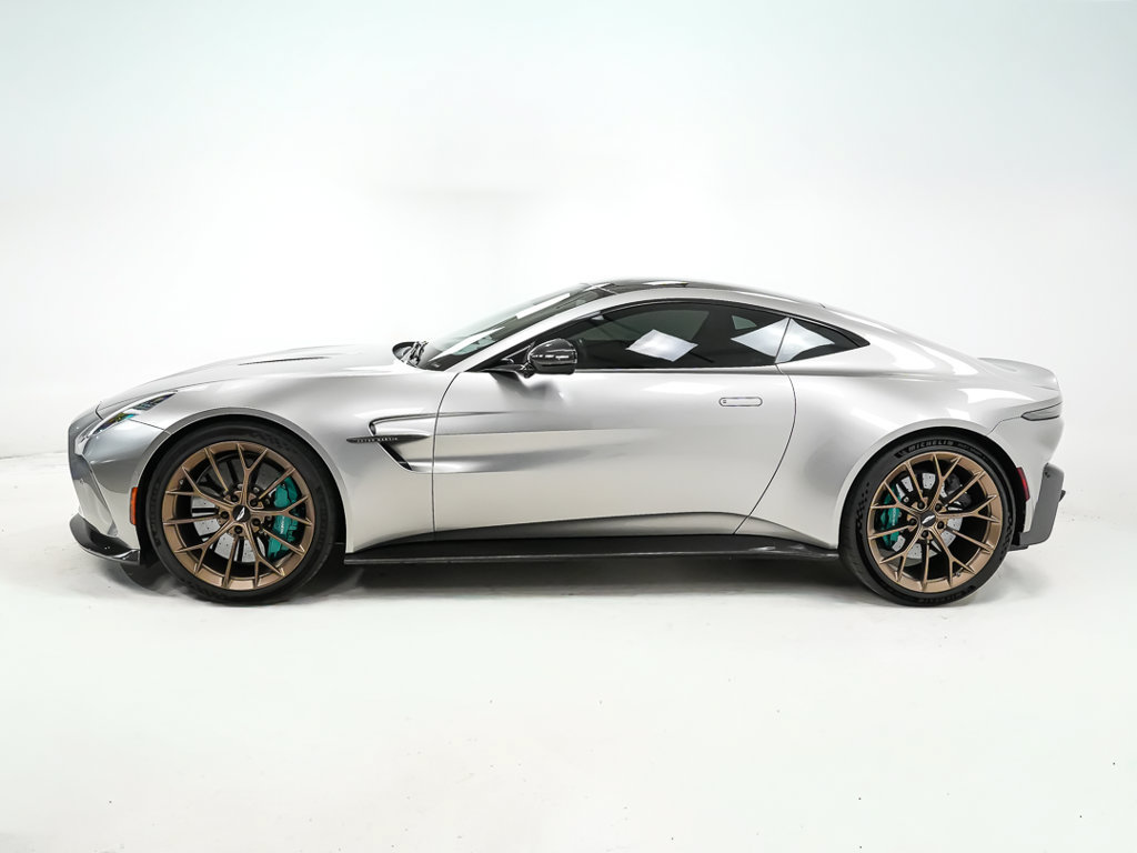 Used 2025 Aston Martin V8 Vantage Coupe RWD image 2