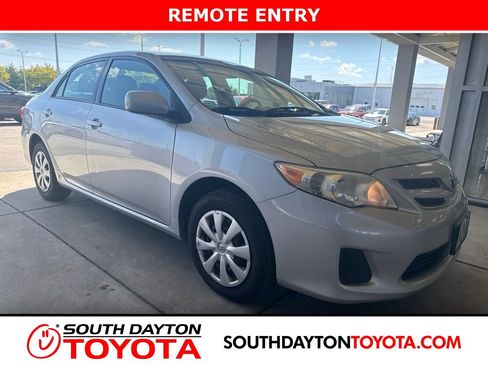 Used 2011 Toyota Corolla LE FWD image 1