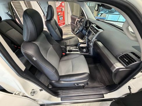 Used 2022 Toyota 4Runner SR5 Premium w/ Moonroof Package AWD/4WD image 49