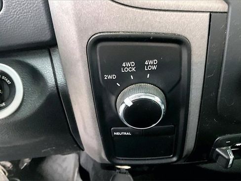 Used 2018 RAM 3500 Tradesman w/ Chrome Appearance Group image 16