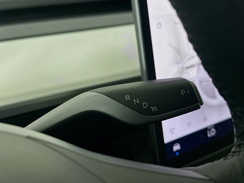 Used 2023 Tesla Model Y Long Range AWD/4WD image 24