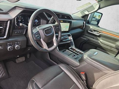 Used 2024 GMC Sierra 2500 Denali w/ Denali Reserve Package AWD/4WD image 10
