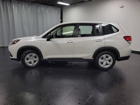 Used 2023 Subaru Forester AWD/4WD image 5