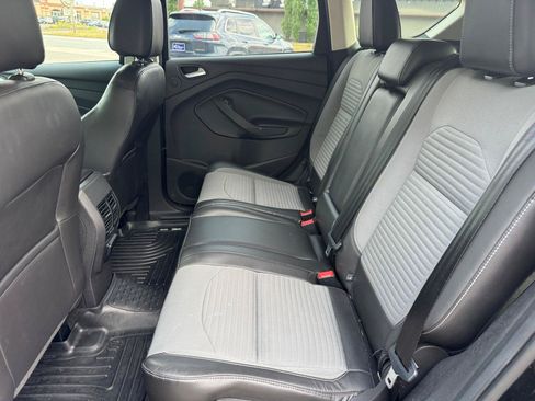 Used 2017 Ford Escape Titanium AWD/4WD image 8