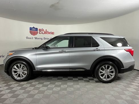 Certified 2024 Ford Explorer XLT w/ Equipment Group 202A RWD image 6