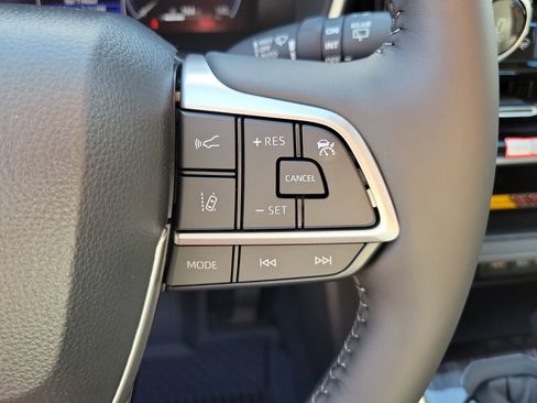 New 2026 Toyota Highlander Platinum image 21