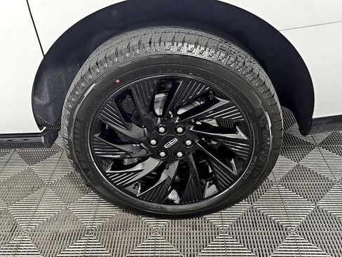 New 2026 Lincoln Navigator L Black Label AWD/4WD image 8