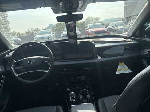 New 2025 Audi Q6 e-tron Premium image 18