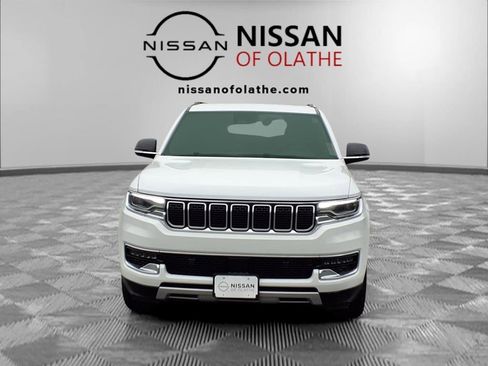 Used 2024 Jeep Wagoneer Series II w/ Flexible Seating Group AWD/4WD image 32