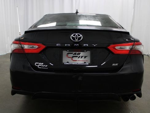 Used 2019 Toyota Camry SE image 6