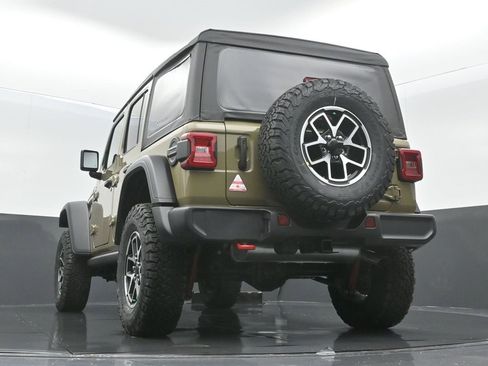 Certified 2025 Jeep Wrangler Unlimited Rubicon w/ Technology Group image 31