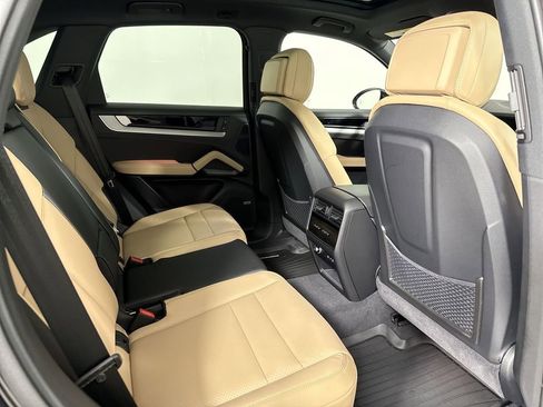 New 2026 Porsche Cayenne image 24