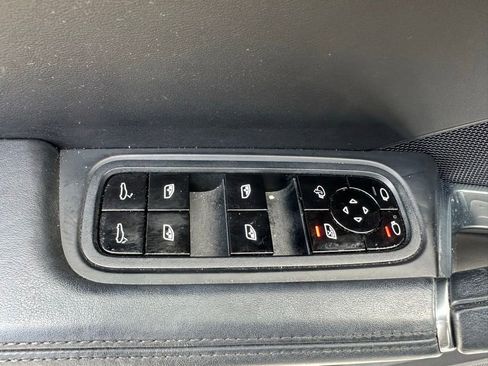 Certified 2019 Porsche Cayenne Turbo AWD/4WD image 19