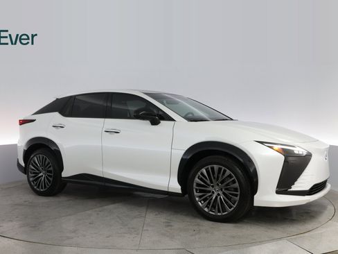 Used 2023 Lexus RZ 450e Premium image 5