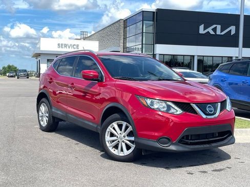 Used 2018 Nissan Rogue Sport SV FWD image 2