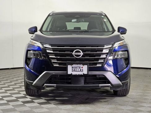 Used 2025 Nissan Rogue SL image 2