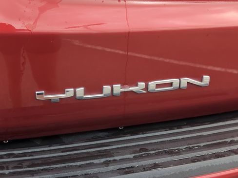 Used 2021 GMC Yukon Denali image 34