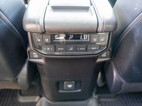 Used 2024 Toyota Grand Highlander AWD image 15