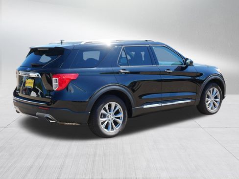Used 2023 Ford Explorer Limited AWD/4WD image 7
