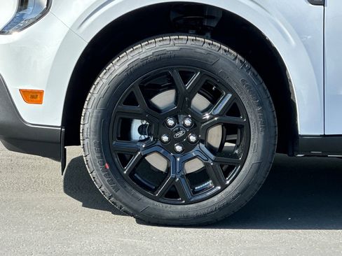 New 2025 Ford Maverick XLT w/ XLT Luxury Package image 24