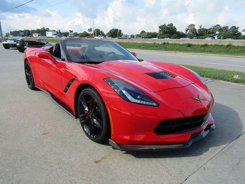Used 2015 Chevrolet Corvette Stingray Convertible w/ 2LT Preferred Equipment Group RWD image 3
