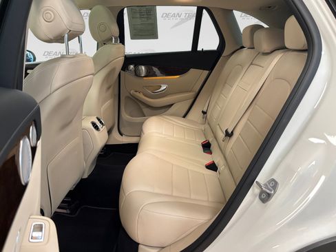 Used 2019 Mercedes-Benz GLC 300 4MATIC image 12