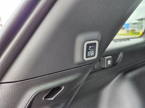 Used 2025 Jeep Grand Cherokee Altitude image 11